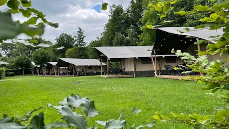 Buitenaanzicht - Vodatent Camping Emmen