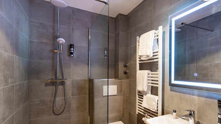 Badkamer - TinyTwice Hotel Bonn