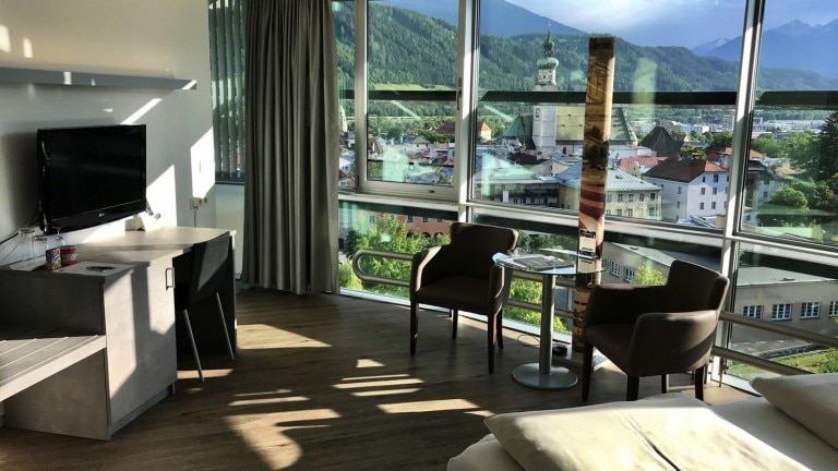 Glasturm – Parkhotel Hall