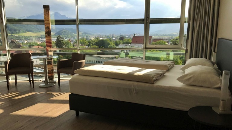 Glasturm – Parkhotel Hall