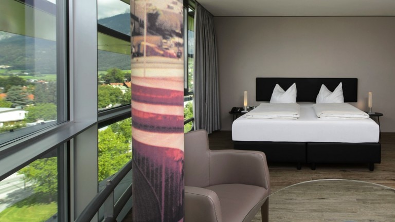 Glasturm – Parkhotel Hall