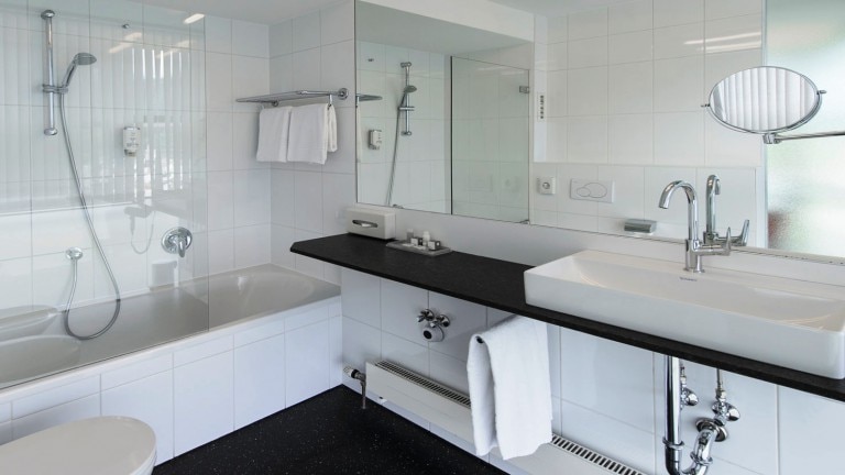 Ein Zimmer Glasturm – Glasturm – Parkhotel Hall