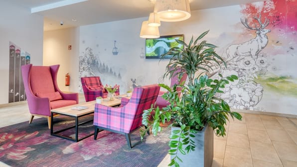 Lobby - COOEE alpin Hotel Bad Kleinkirchheim Lobby - COOEE alpin Hotel Bad Kleinkirchheim