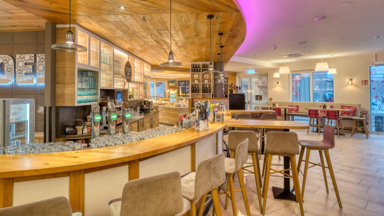 Bar - COOEE alpin Hotel Bad Kleinkirchheim