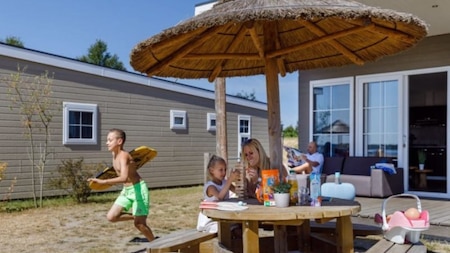 Terrasse - RCN Vakantiepark Zeewolde