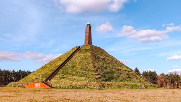 Piramide van Austerlitz - FIGI