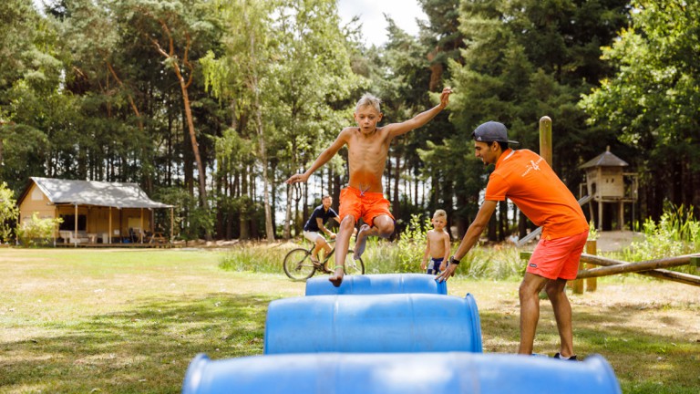 Hindernislauf - RCN Vakantiepark de Flaasbloem
