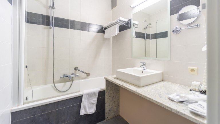 Standard-Zimmer mit Queensize-Bett – Ambiotel