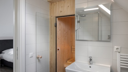 Badkamer - Roompot Park Veerse Kreek Badkamer - Roompot Park Veerse Kreek