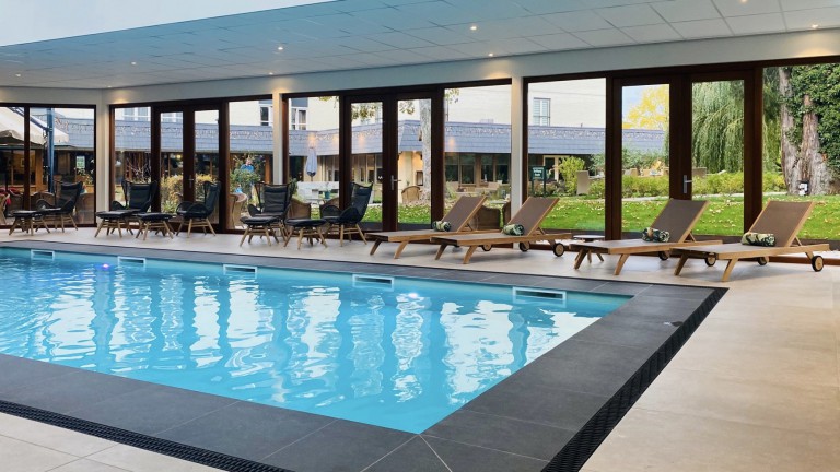 Binnenzwembad - Hotel Schaepkens van St. Fijt