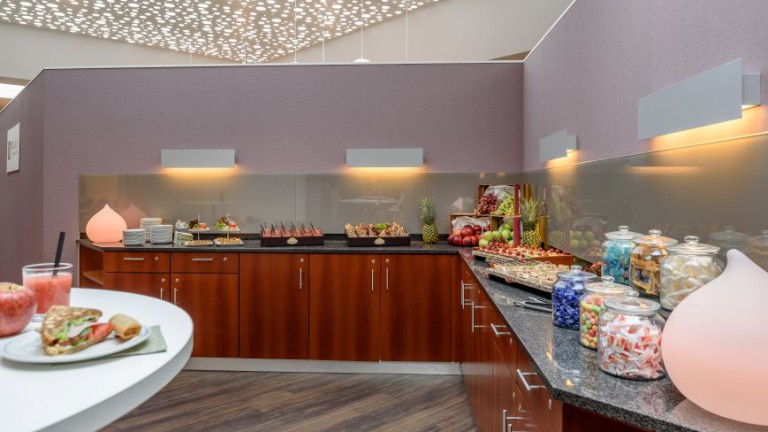 Ontbijtbuffet - Mercure Hotel Düsseldorf Kaarst
