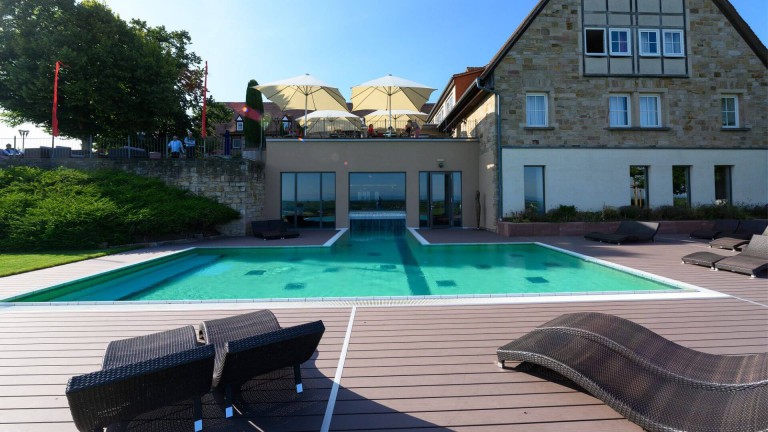 Buitenzwembad - Hotel Leinsweiler Hof