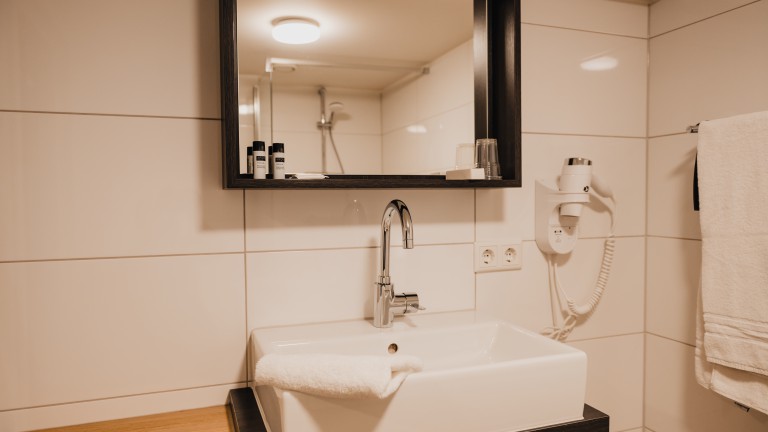 Komfortzimmer – City Hotel de Jonge