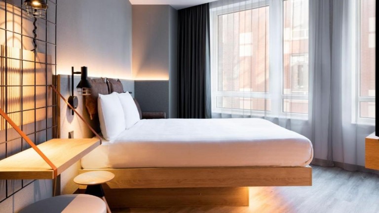 Moxy family - Moxy The Hague