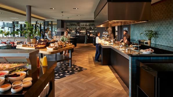 Frühstücksbuffet - Van der Valk Hotel Veenendaal