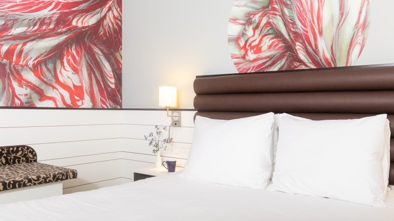 Kleines Queensize-Zimmer – Golden Tulip Hotel Central