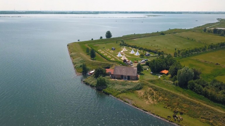 Luchtfoto - TinyParks Cast Away