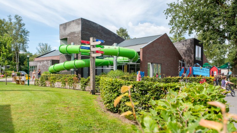Zentrales Gebäude - Vakantiepark de Kleine Belties