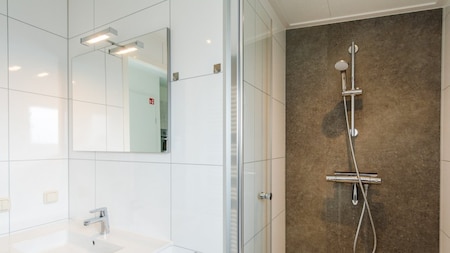 Badezimmer - Roompot Vakantiepark Boomhiemke