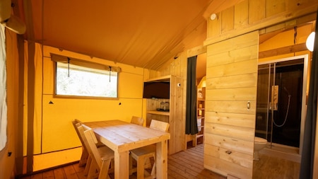 Innen - Roompot Vakantiepark Hunzedal