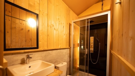 Badezimmer - Roompot Vakantiepark Hunzedal