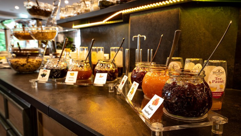 Ontbijtbuffet - ACHAT Hotel Reilingen