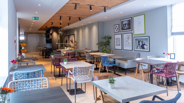 Ontbijtruimte - Ibis Styles Den Haag Scheveningen
