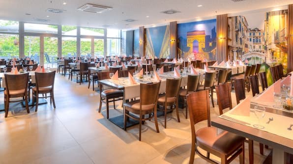 Restaurant - ACHAT Hotel Frankfurt Maintal Restaurant - ACHAT Hotel Frankfurt Maintal