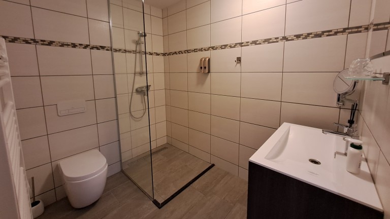 Badkamer - Bed and Breakfast de Wilhelminaschool