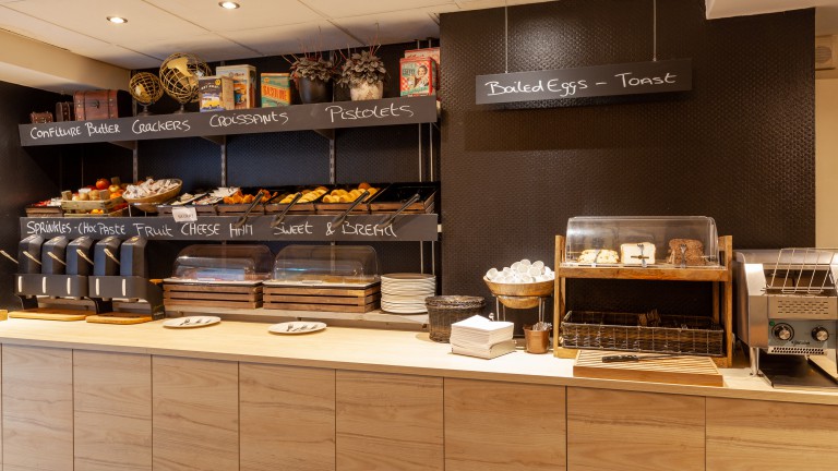 Ontbijtbuffet - Amsterdam Hotel Uithoorn