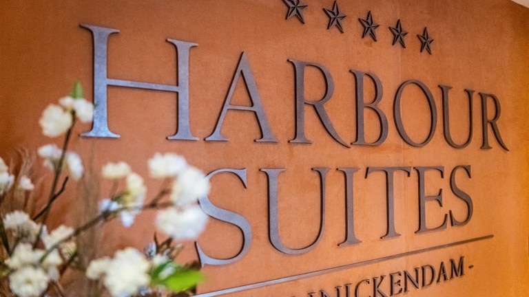 Deluxe-Suite Zweibett-Suite – Hafen Suiten Monnickendam