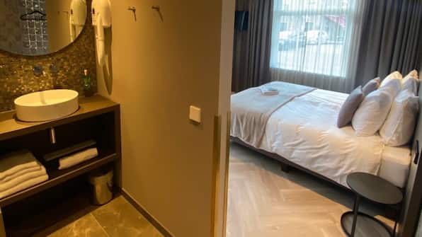 Deluxe tweepersoonskamer - Harbour suites Monnickendam