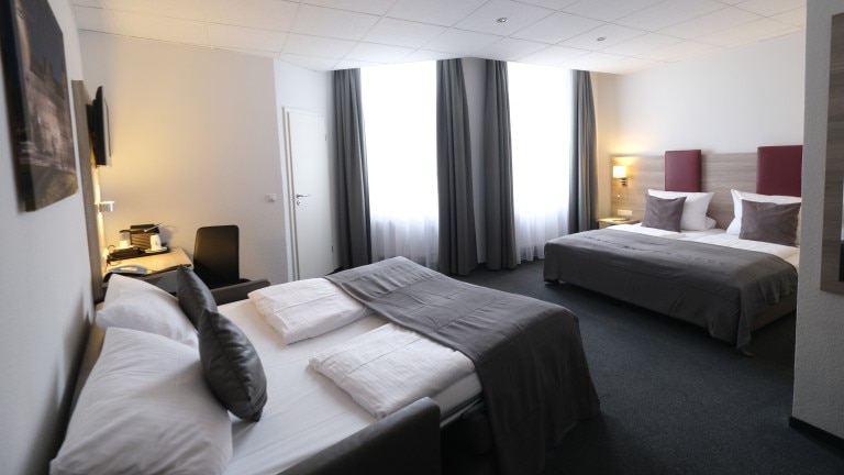 Vierbettzimmer – Hotel Hohenstaufen
