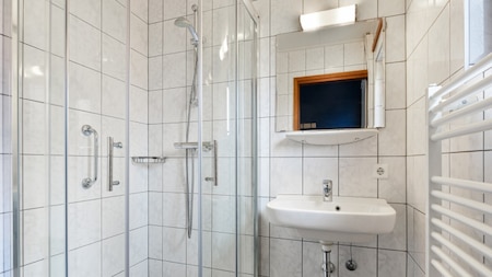 Badezimmer - Summio Vakantiepark Reevallis