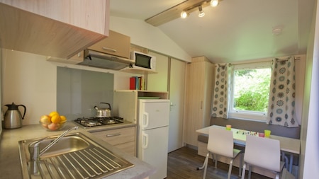 Eetkamer - RCN Camping Belledonne Eetkamer - RCN Camping Belledonne