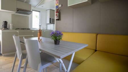 Eetkamer - RCN Camping Belledonne Eetkamer - RCN Camping Belledonne