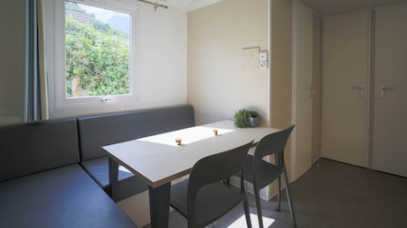 Eetkamer - RCN Camping Belledonne Eetkamer - RCN Camping Belledonne