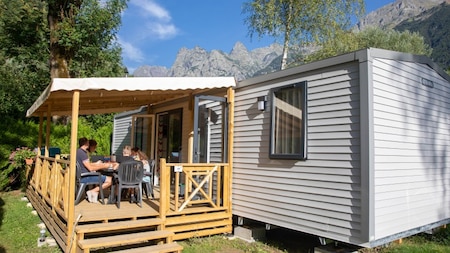 Buitenaanzicht - RCN Camping Belledonne Buitenaanzicht - RCN Camping Belledonne