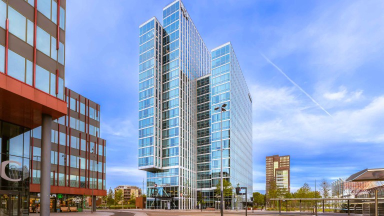 Hotel aanzicht van Plaza Premium Almere.