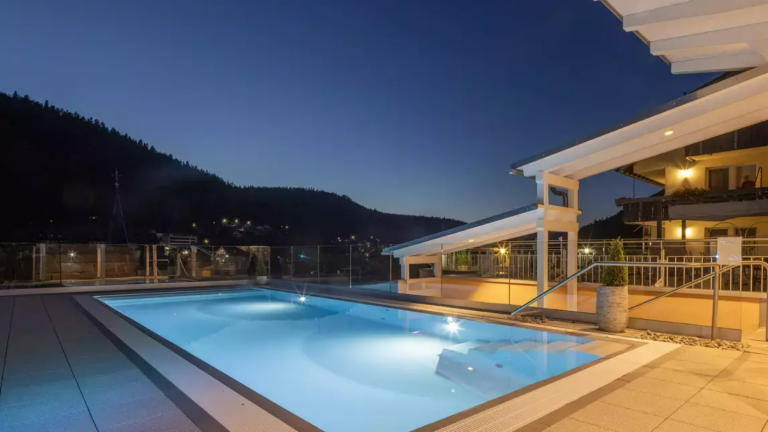 Infinity pool - Hotel Rothfuss