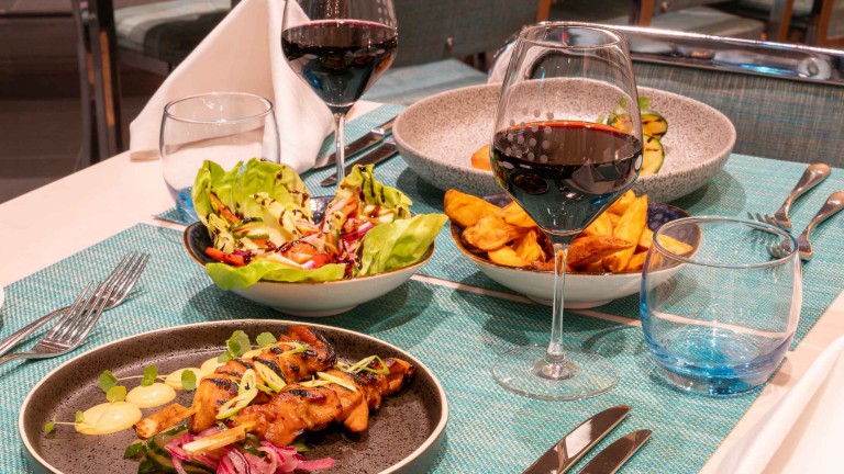 Culinaire foto van Plaza Premium Grand Winston Rijswijk.