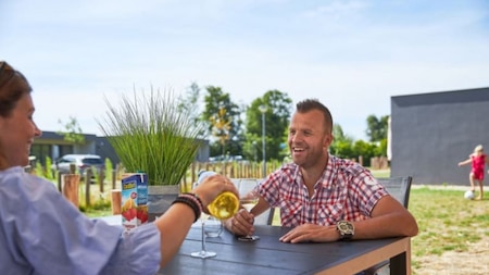Terrasse - RCN Vakantiepark de Schotsman