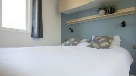 Schlafzimmer - RCN Vakantiepark Zeewolde