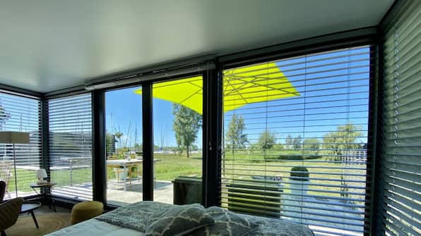 Glamtainer - Rent to Enjoy