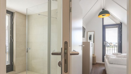 Bad- en slaapkamer - Landal Drentse Lagune