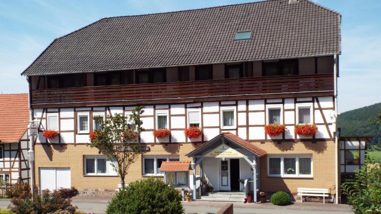 Voorzijde - Hotel zum Reinhardswald