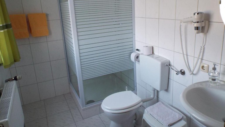 Badkamer - Hotel zum Reinhardswald