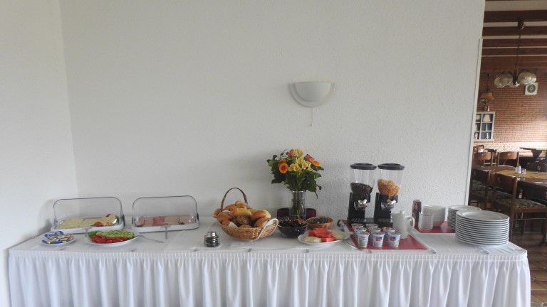 Ontbijt buffet - Hotel zum Reinhardswald