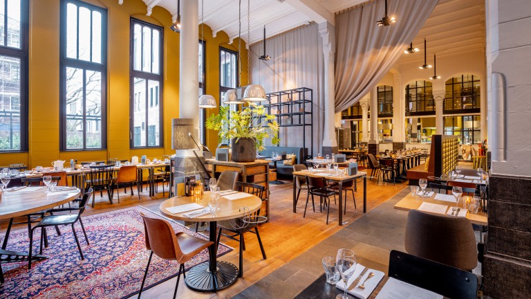 Restaurant - Post-Plaza Hotel