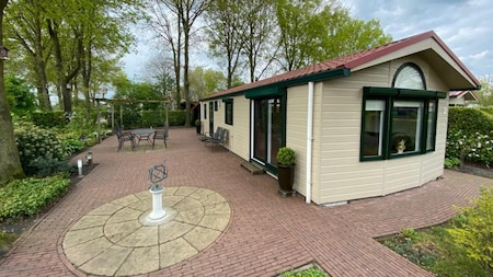 Buitenaanzicht - Vakantiepark de Luttenberg Buitenaanzicht - Vakantiepark de Luttenberg